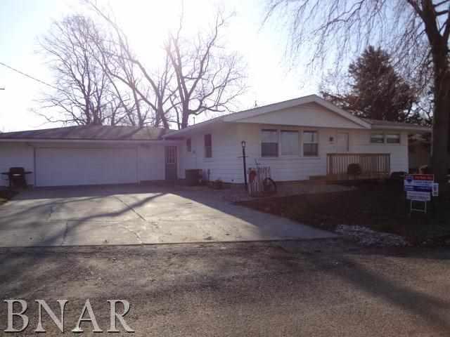 22 Westwood St., Weldon, IL 61882