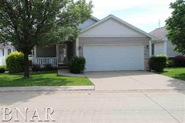 32 Astoria Way, Bloomington, IL 61704