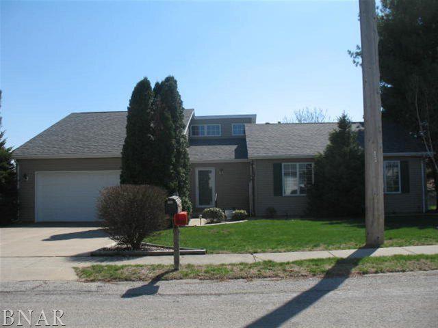 106 Cedar Dr., Clinton, IL 61727