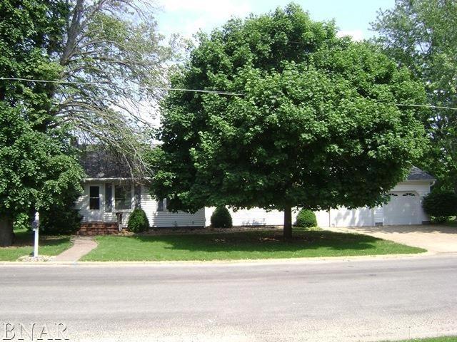 412 N Green St., Roanoke, IL 61561