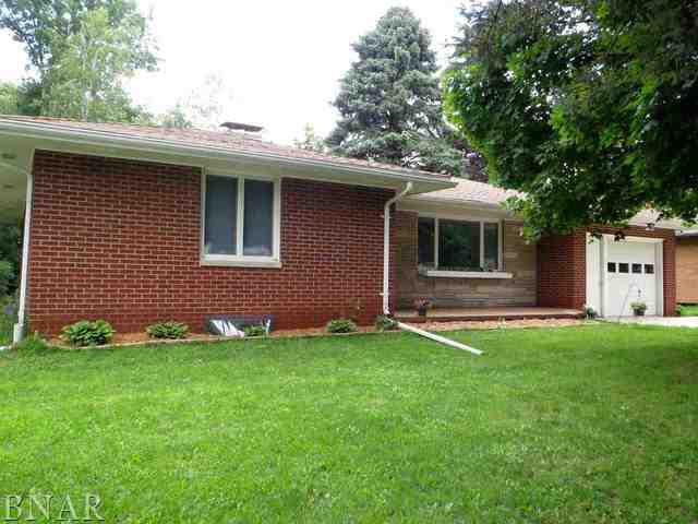 206 S Tazewell St., Mackinaw, IL 61755