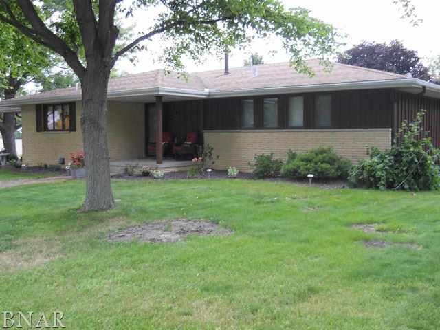 612 W High, Roanoke, IL 61561
