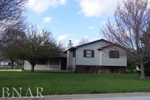 602 Havens Dr., Hudson, IL 61748