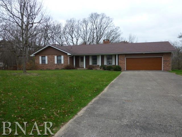 8806 Oak Dr., Clinton, IL 61727
