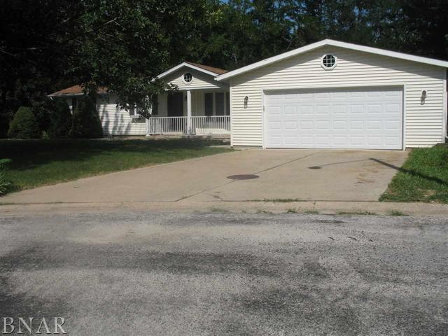 6 Deerefield Ct., Clinton, IL 61727