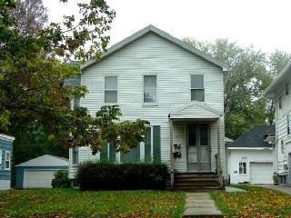 520 E Chestnut St., Bloomington, IL 61701