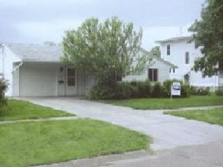 76 N Adams, El Paso, IL 61738