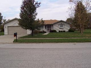27 Colonial Dr., Clinton, IL 61727