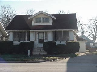 104 E Van Buren, Clinton, IL 61727