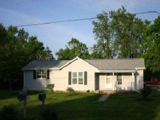 512 S Broadway, Hudson, IL 61748