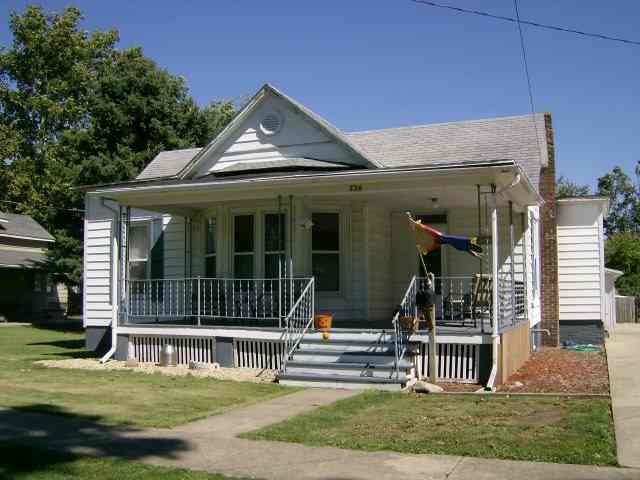726 N Jackson, Clinton, IL 61727