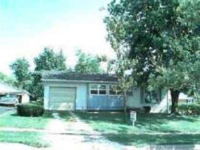 1307 Holiday Dr., Bloomington, IL 61704