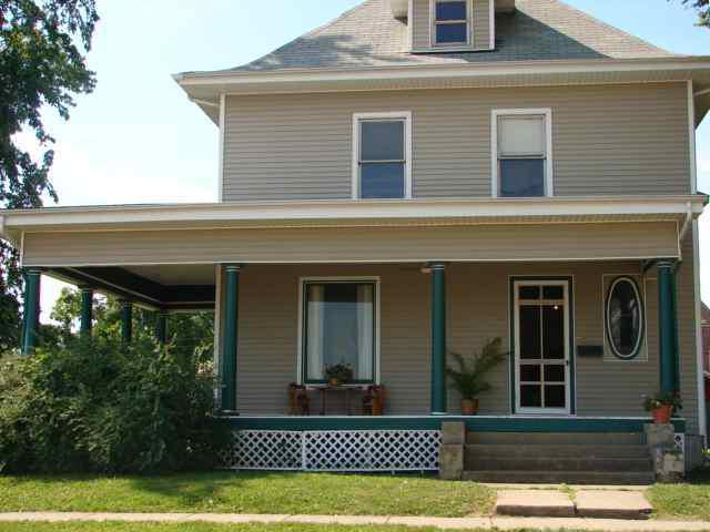 322 E Washington, Clinton, IL 61727