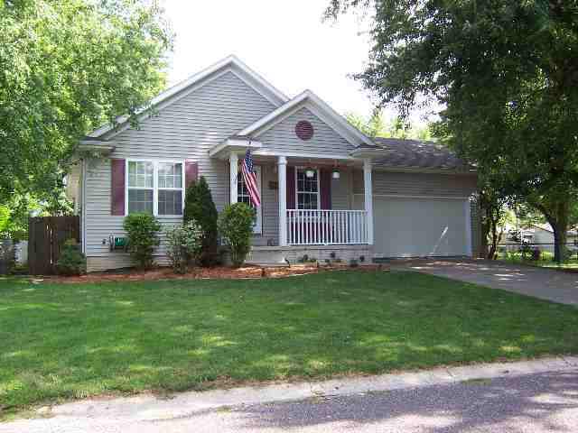 202 E Fourth St., Mackinaw, IL 61755