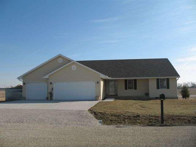 6 North Ridge Dr., Clinton, IL 61727