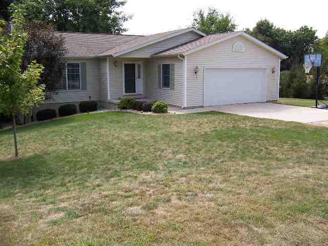 205 Brandy Dr., Mackinaw, IL 61755