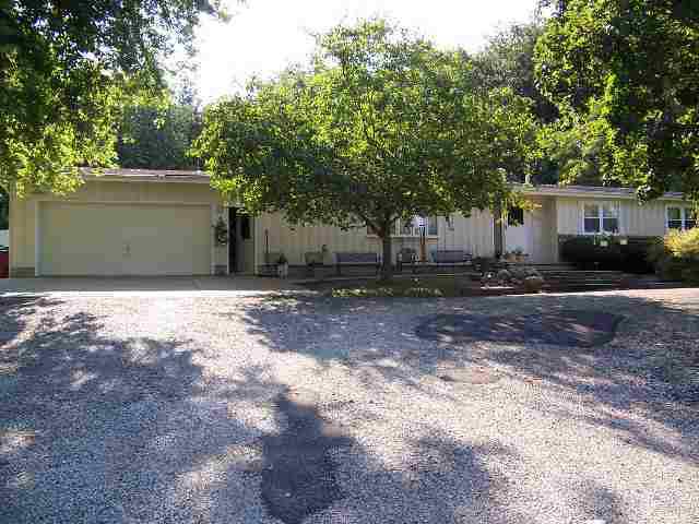 15652 Coil Rd., Mackinaw, IL 61755