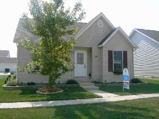 909 Perry, Normal, IL 61761