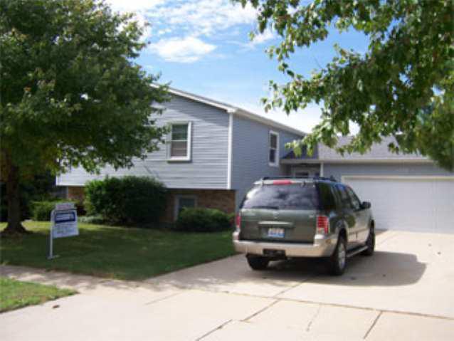 1228 Challis, Bloomington, IL 61704