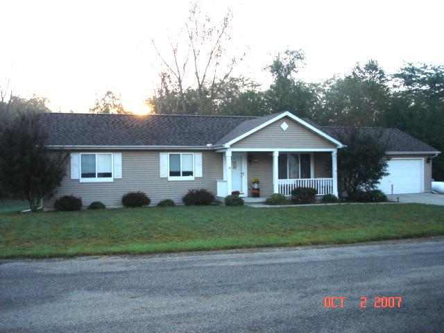 37 Hilltop Dr., Clinton, IL 61727