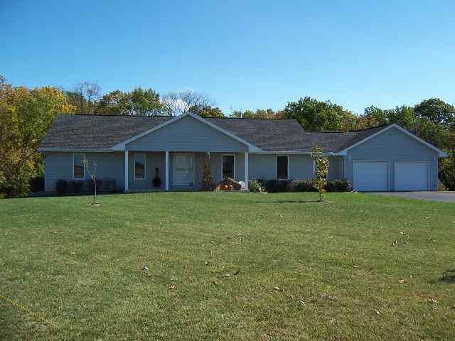 16772 Dee-mack, Mackinaw, IL 61755