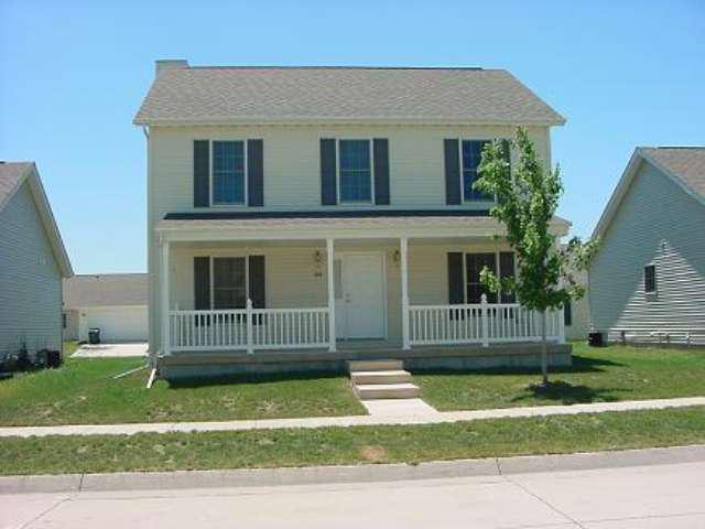 913 Perry, Normal, IL 61761