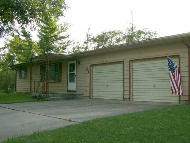 31 Rosewood Dr., Clinton, IL 61727