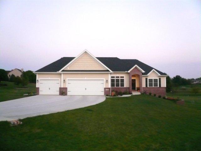 11 Wolf Creek Ct., El Paso, IL 61738