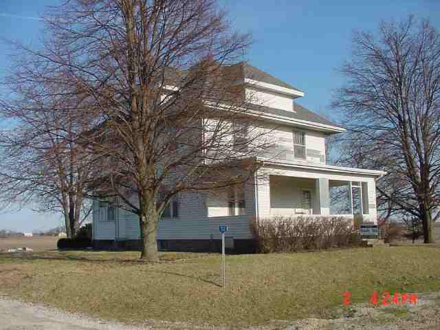 760 E 2800, El Paso, IL 61738