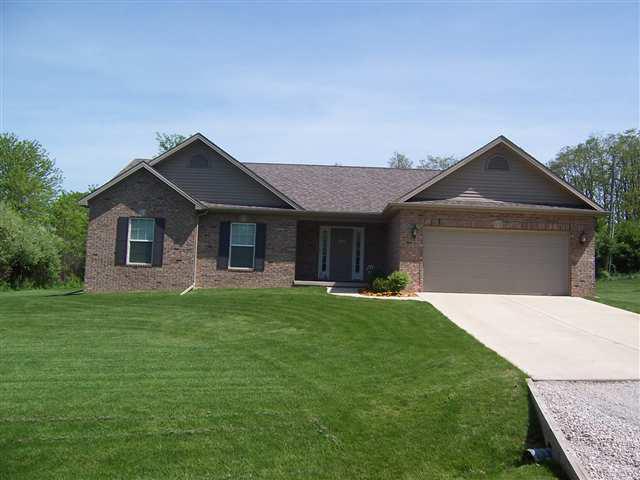 2 Scarborough, Mackinaw, IL 61755