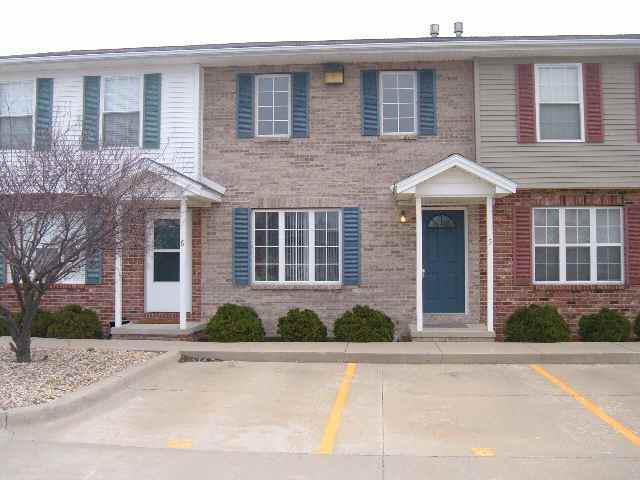 31 Fetzer Ct. #5, Bloomington, IL 61704