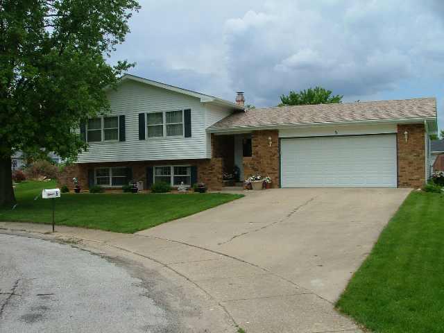 5 Chestnut Ct., Clinton, IL 61727