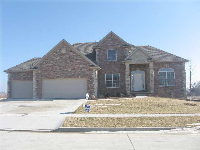 8 Litta Ct., Bloomington, IL 61704