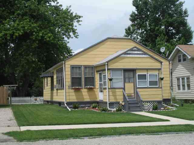 419 N Monroe St., Clinton, IL 61727