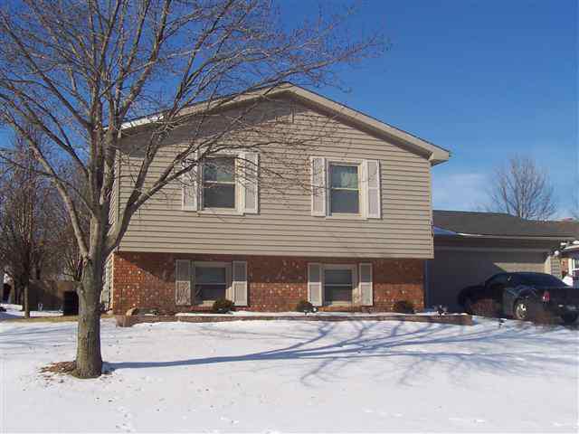 1314 Nicki Dr., Bloomington, IL 61704