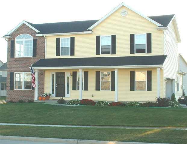 1 Carleton Ct., Bloomington, IL 61701