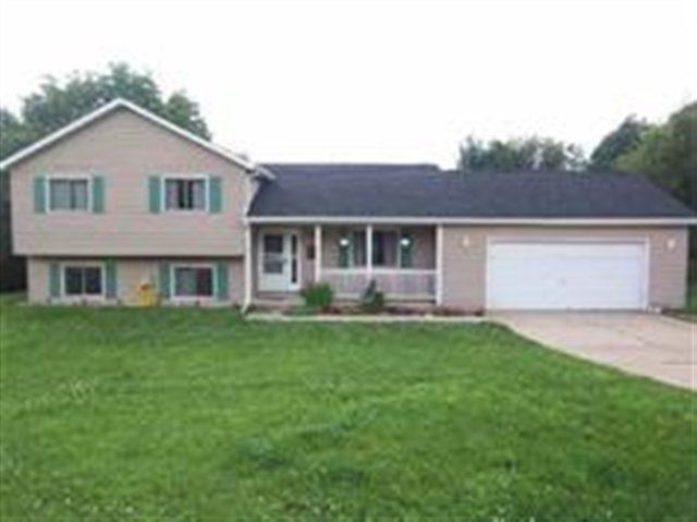 18 Cheshire, Mackinaw, IL 61755