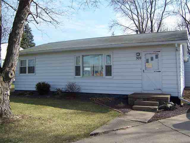 309 Kerlin, Mackinaw, IL 61755