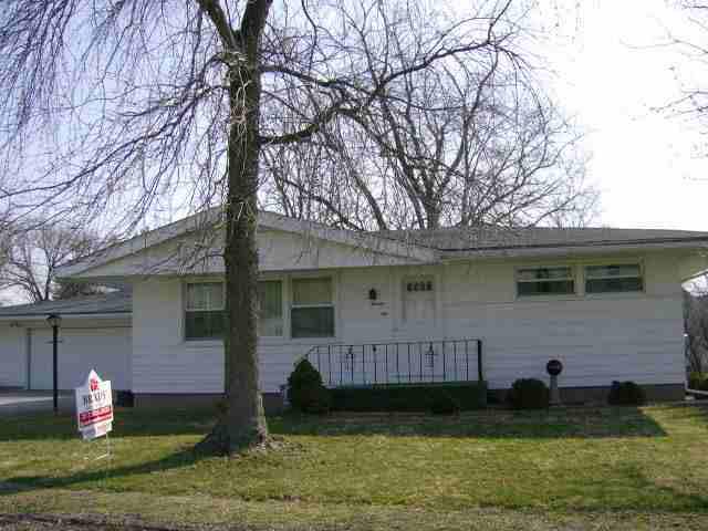 22 Westwood St., Weldon, IL 61882