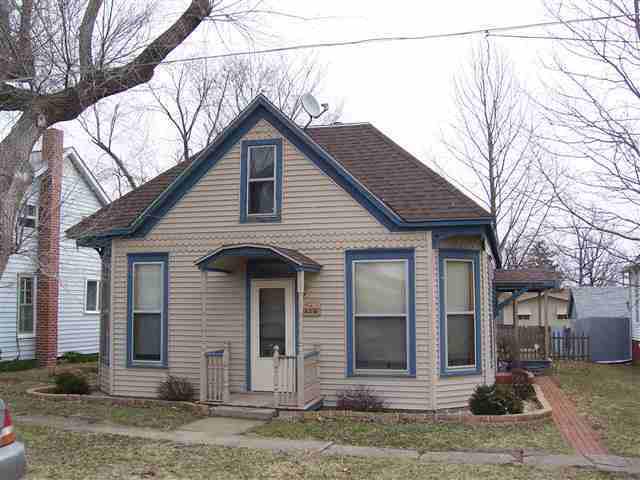 222 S Oak St., Maroa, IL 61756