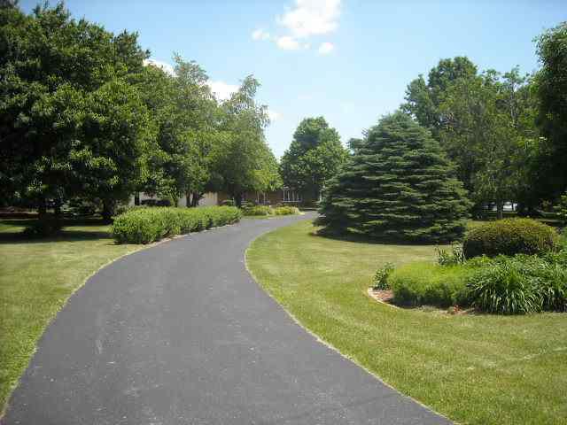 1220 White Oak Rd., Normal, IL 61761