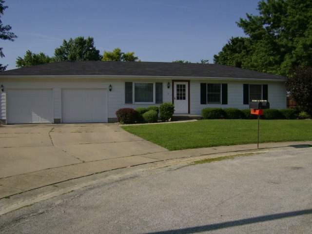 6 Ivy Cir., Clinton, IL 61727