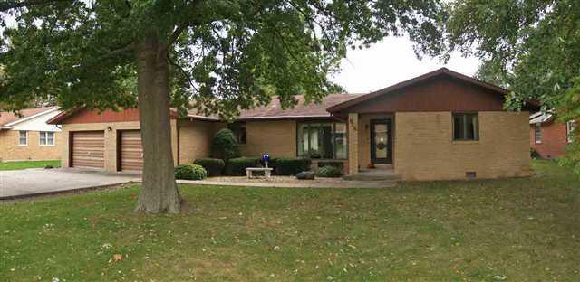 614 E Green, Farmer City, IL 61842