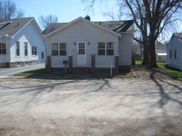 814 W Adams, Clinton, IL 61727