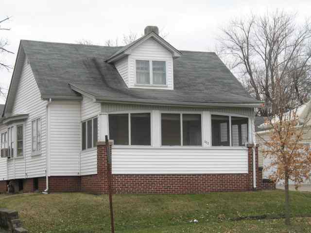 302 W White St., Clinton, IL 61727