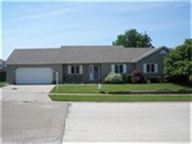 34 Manor Hill Dr., Clinton, IL 61727