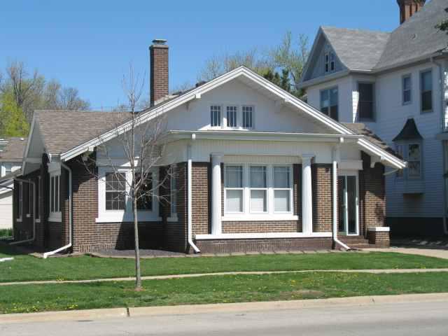 513 W Main St., Clinton, IL 61727