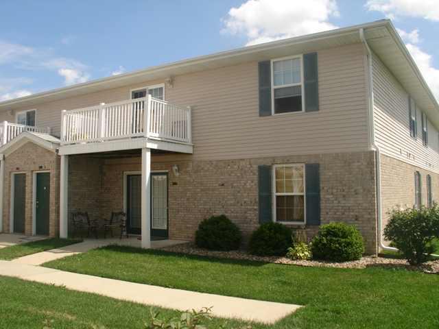1040 Ekstam #204, Bloomington, IL 61704
