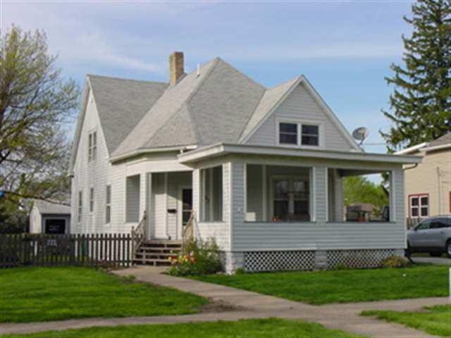 563 E Third, El Paso, IL 61738