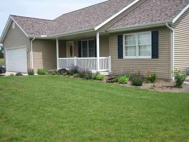 3 Yorkshire, Mackinaw, IL 61755